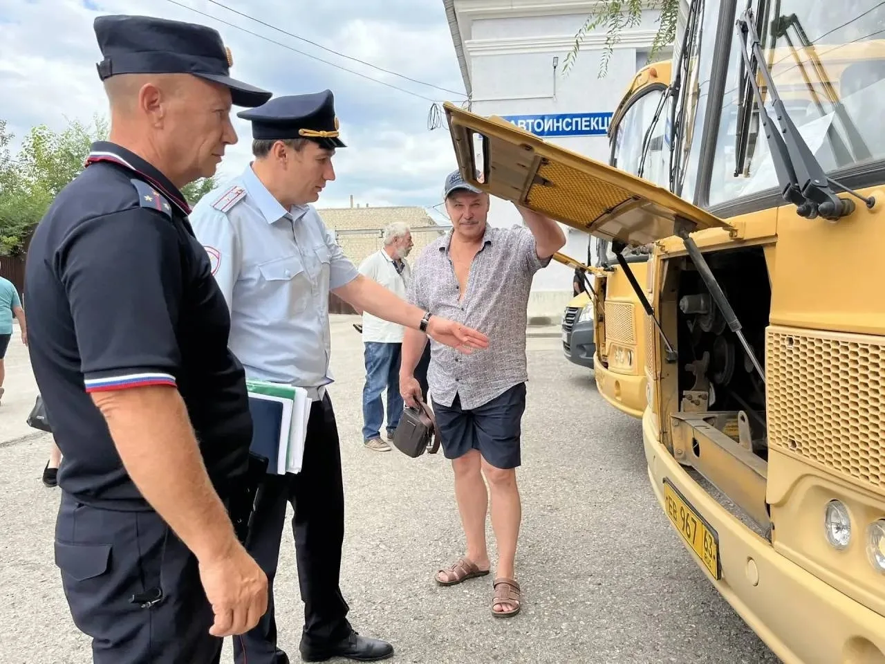 🚔 В Новокуйбышевске в преддверии нового учебного года Госавтоинспекция провела смотр а...