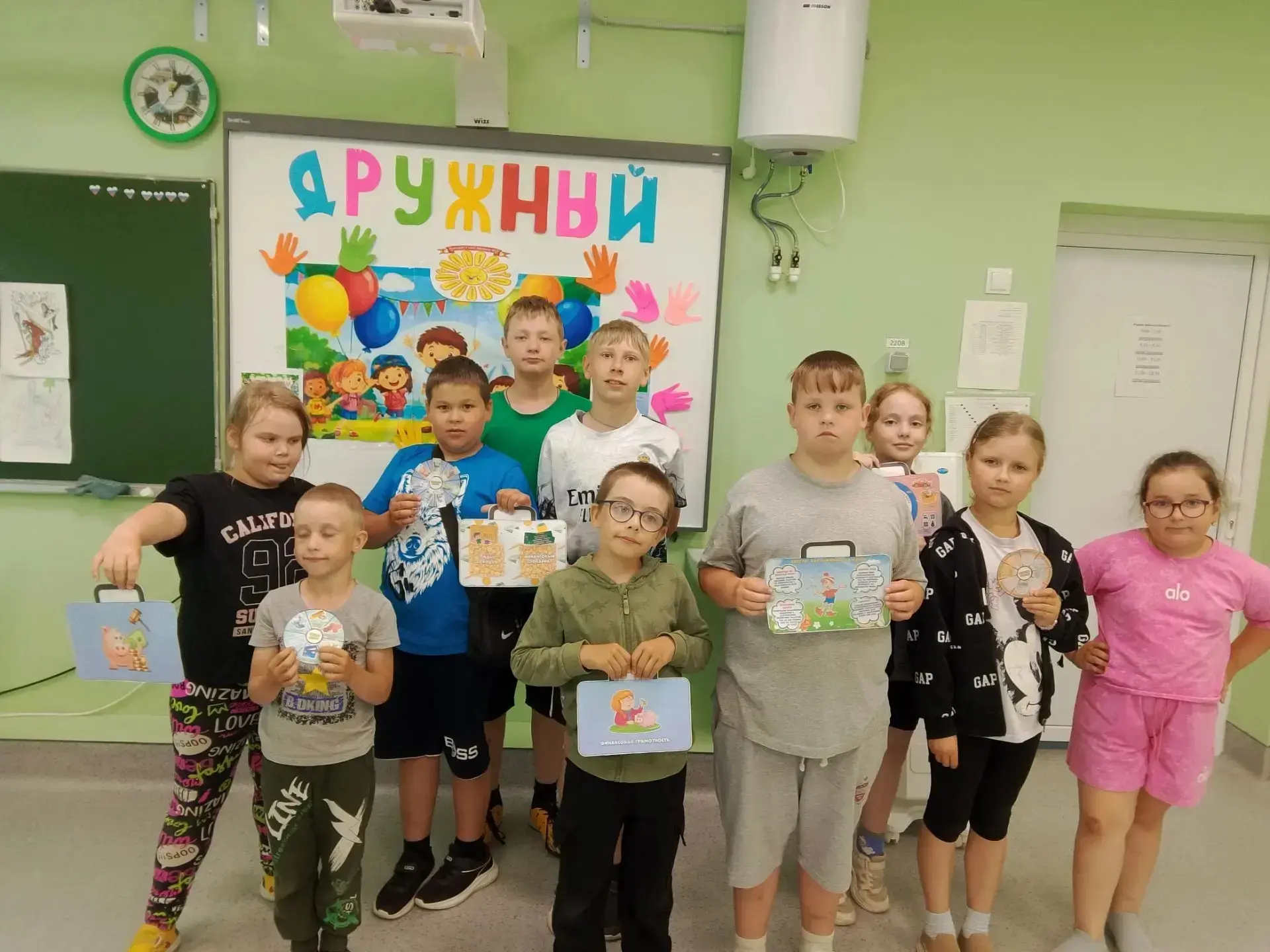 С понедельника для  ребят нашего лагеря стартовала Неделя финансовой грамотности, полная самых разны
