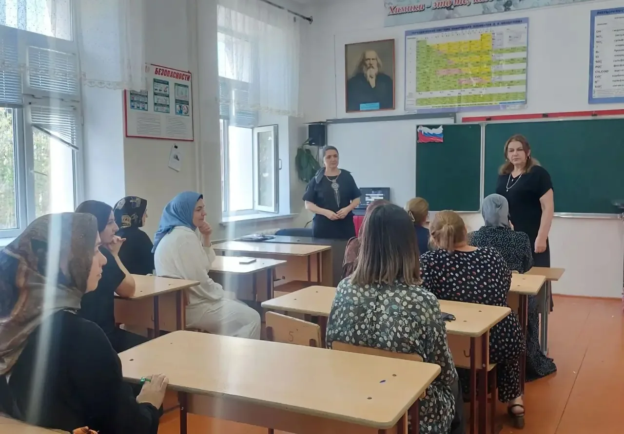 🏫3 сентября в 6 «А» классе состоялось родительское собрание, посвящённое актуальным во...
