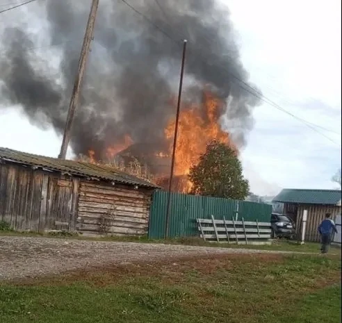 🆘 Срочный сбор помощи: многодетная семья Захаровых из села Удаловка осталась без крова