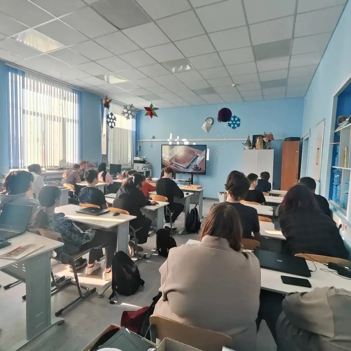 📹 Кинолекторий в действии: профилактика через правду  🎞️В рамках работы по профилактике противоправн