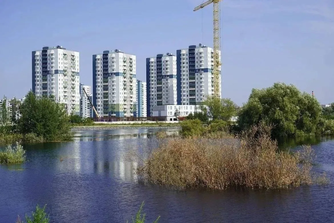 В Тюмени уровень воды в дренажных каналах Казарово снизился на 30 см благодаря работе п...