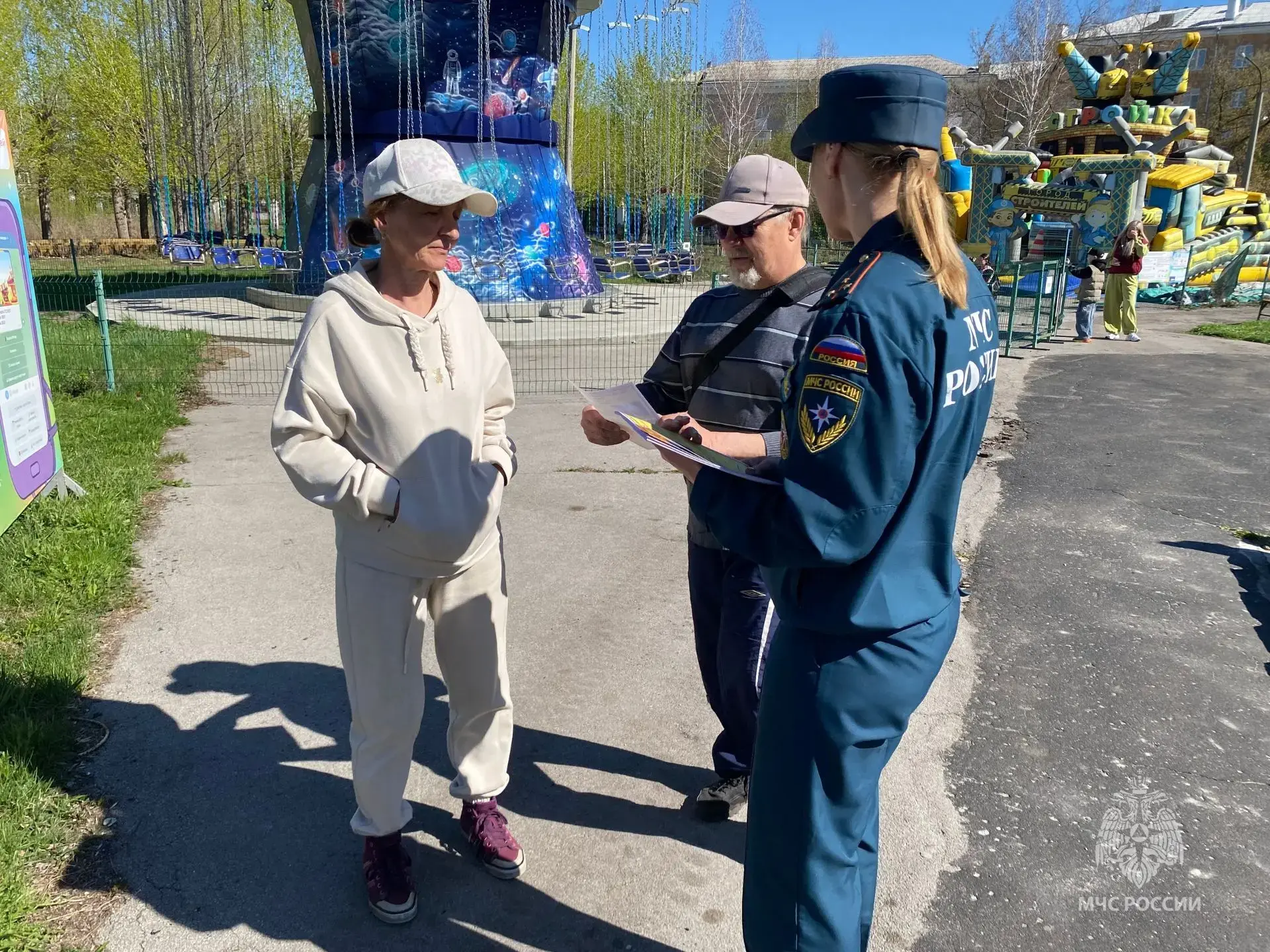 🚒Искра призвания: как ярмарка профессий зажгла мечты о выборе профессии  Сотрудники 63 пожарно-спаса