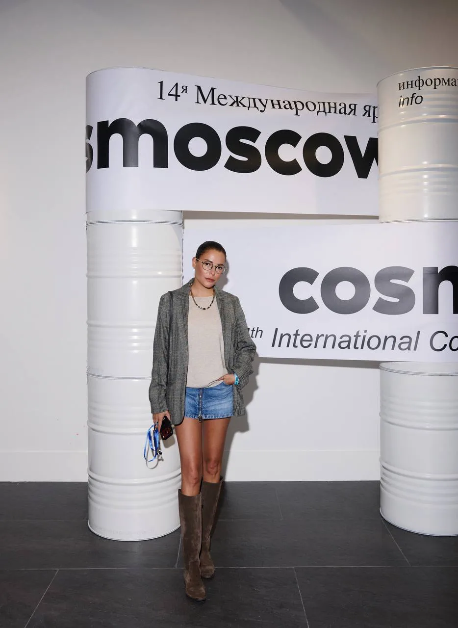 На Cosmoscow заметила две будто бы противоположные вещи. С одной стороны, ярмарка приоб...