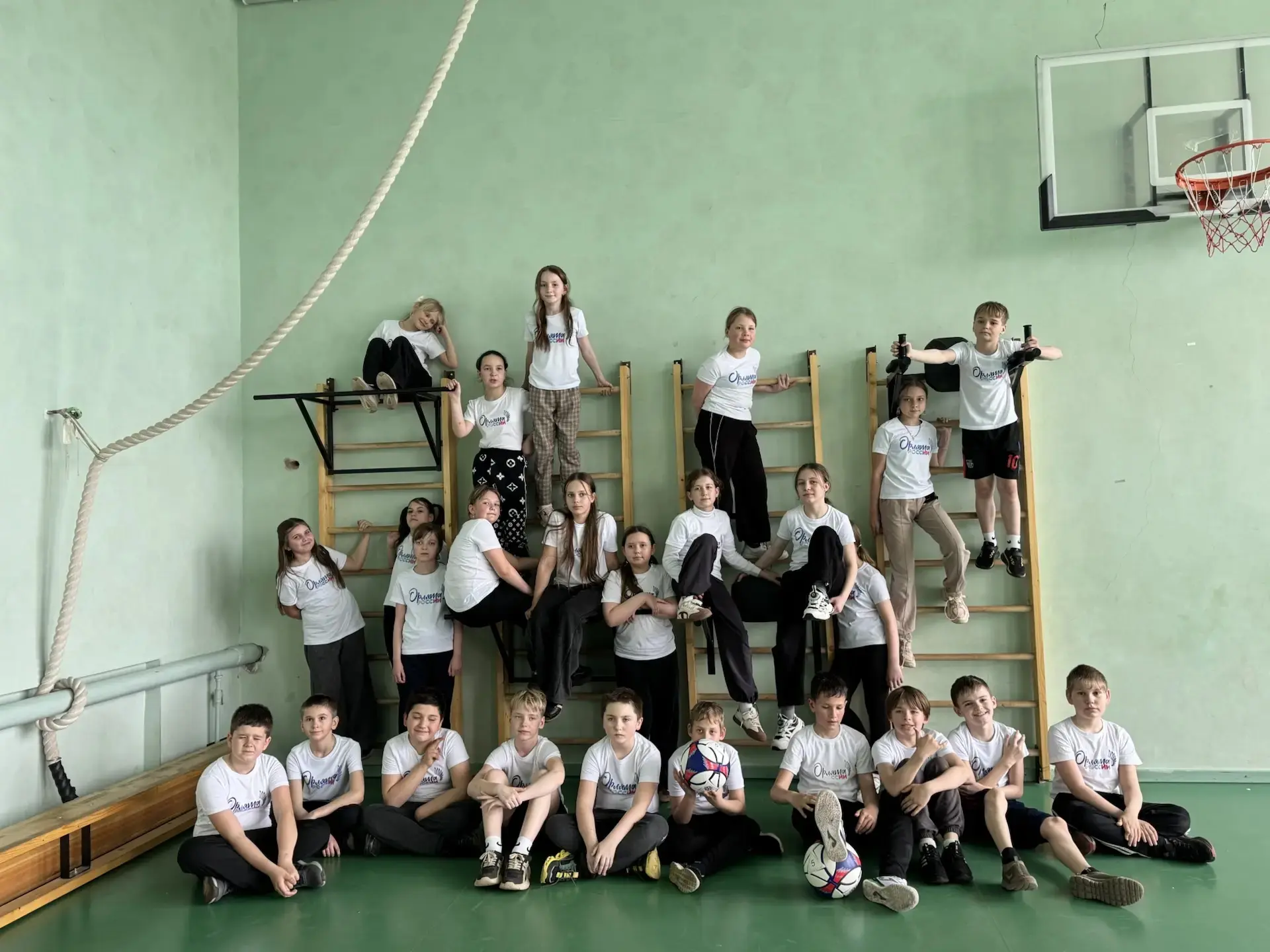 🎖️В г. Кировское прошли спортивные соревнования "Веселые старты".🎖️