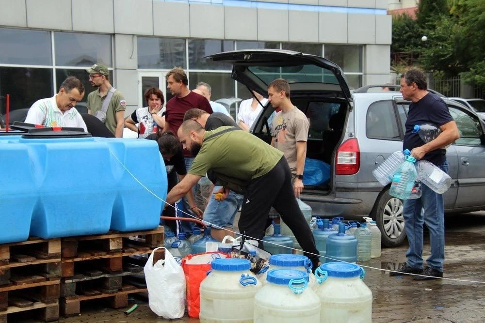 В Тюмени и пригороде развернут сеть пунктов раздачи воды
️В областном центре уже действуют 6 временн