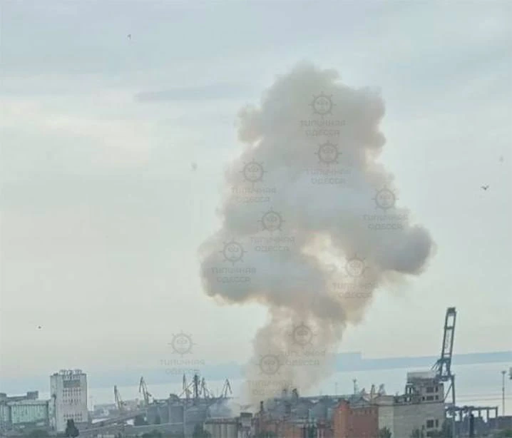 Прилеты крылатых ракет "Бандероль" в порту Одессы.