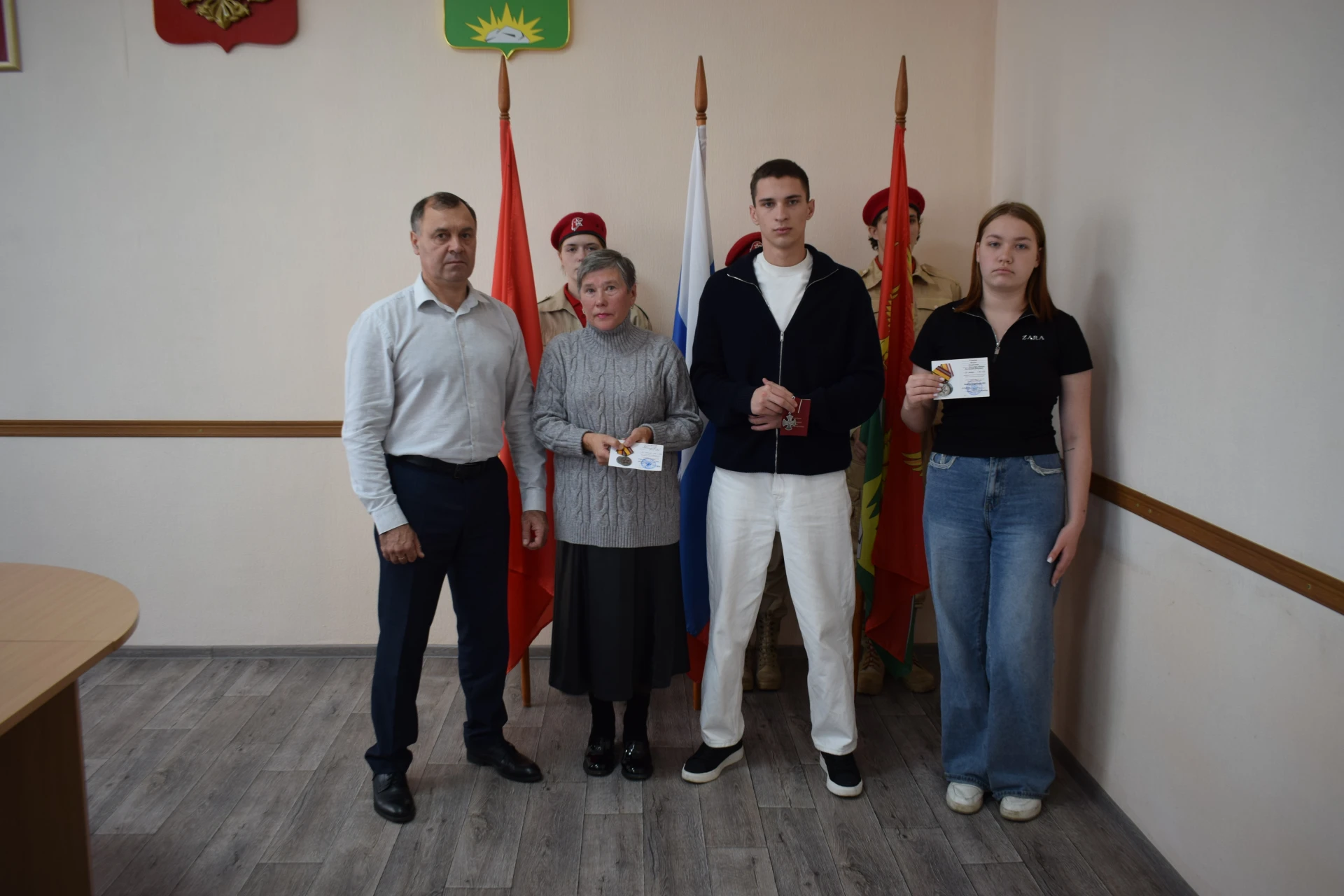 Награды Героев переданы родным