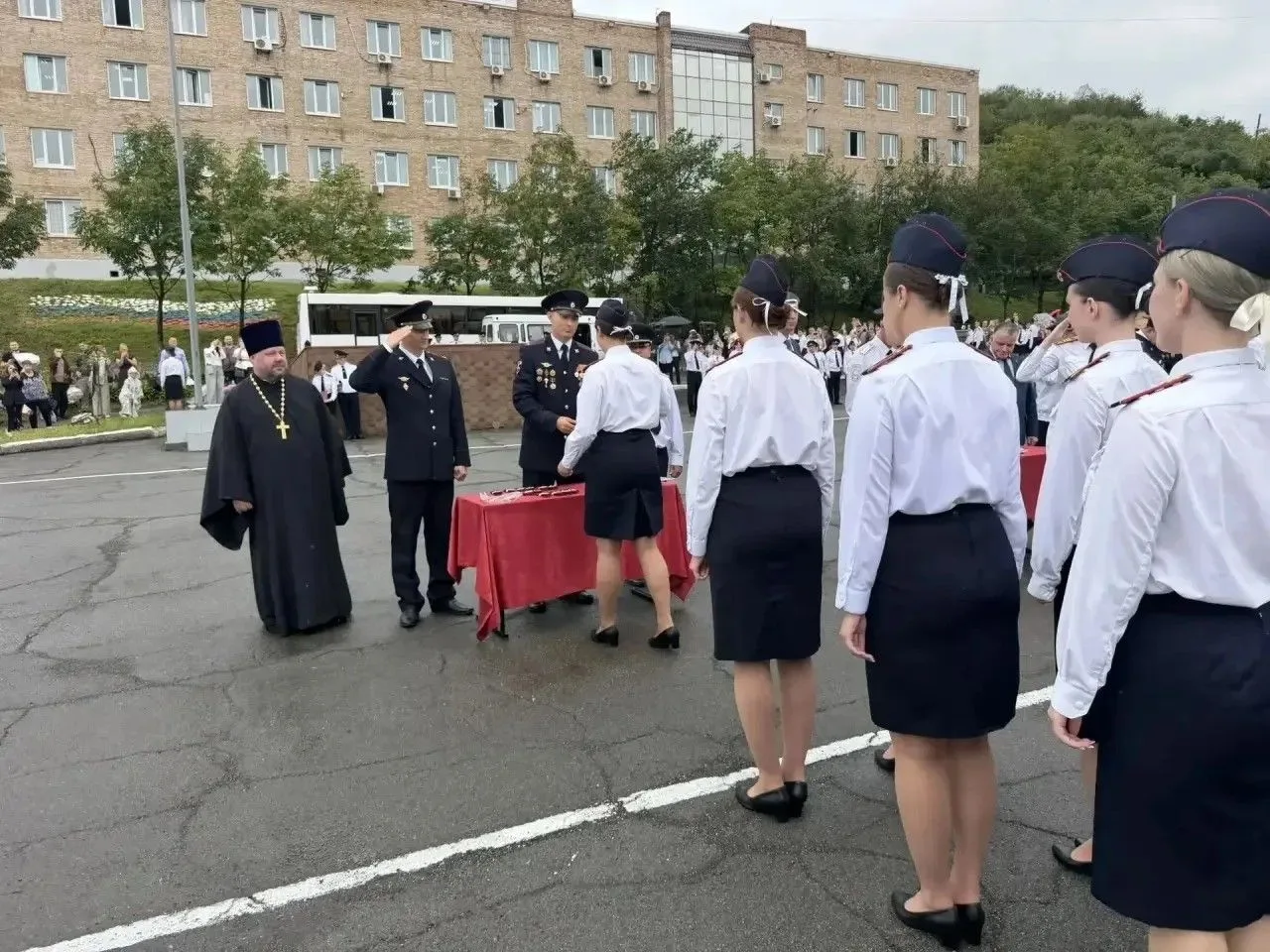 Члены Общественного совета при УМВД России по Приморскому краю встретились с курсантами...