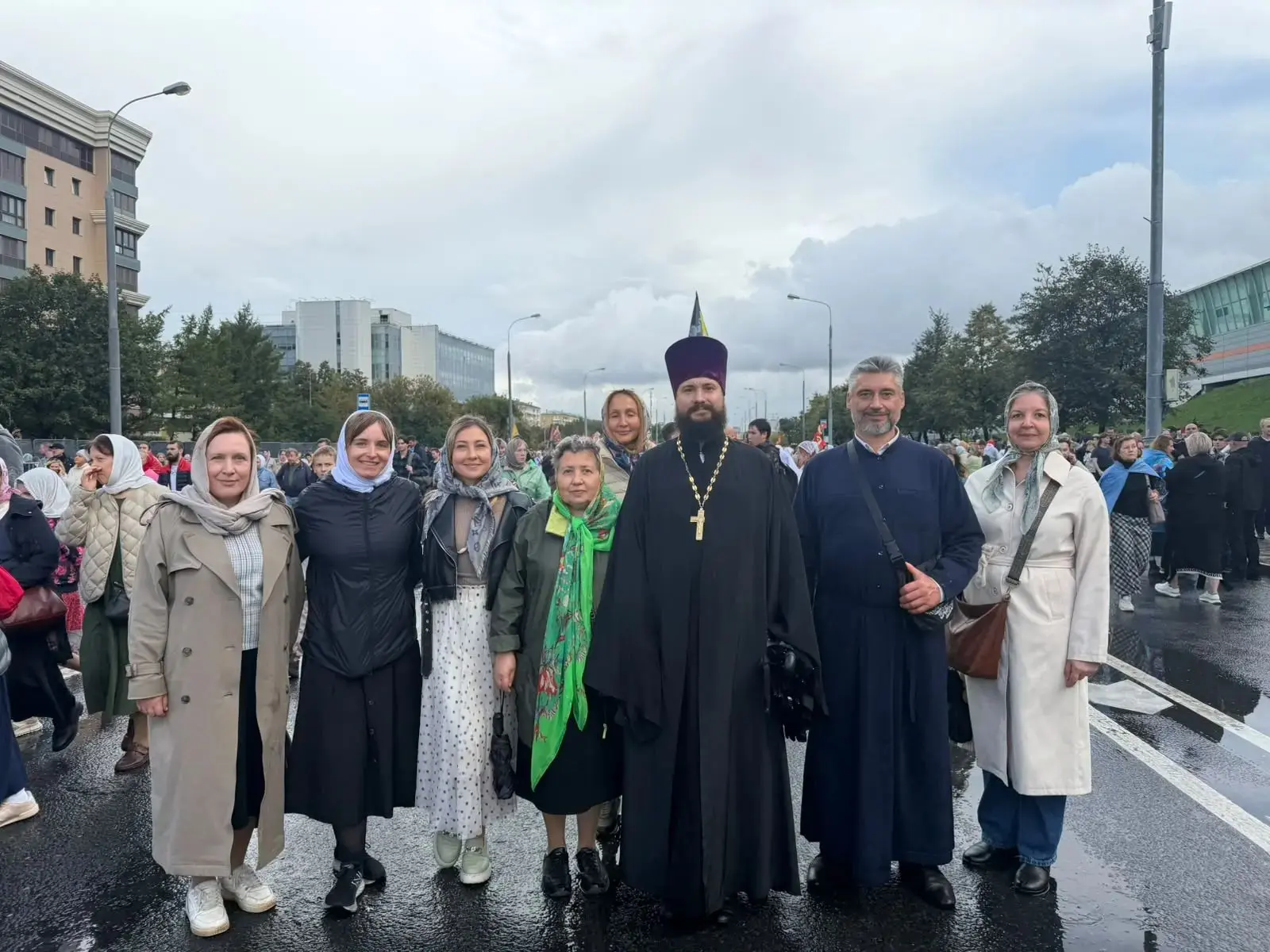 🙏 Прихожане Иоанно-Предтеченского монастыря вместе со священником Николаем Мальцевым п...