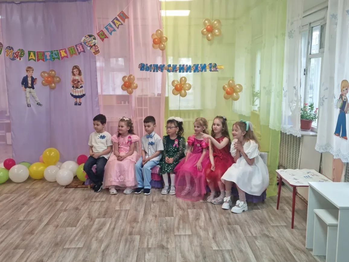 Время летит незаметно… Ещё вчера вы учились завязывать шнурки и делиться игрушками, а сегодня уже чи