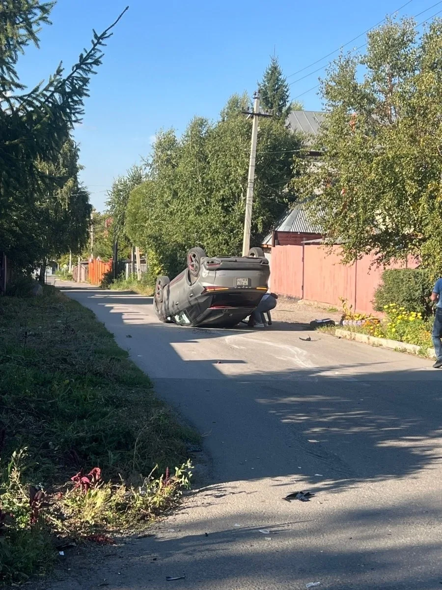 🚗 OMODA столкнулась с «Ладой» на перекрёстке