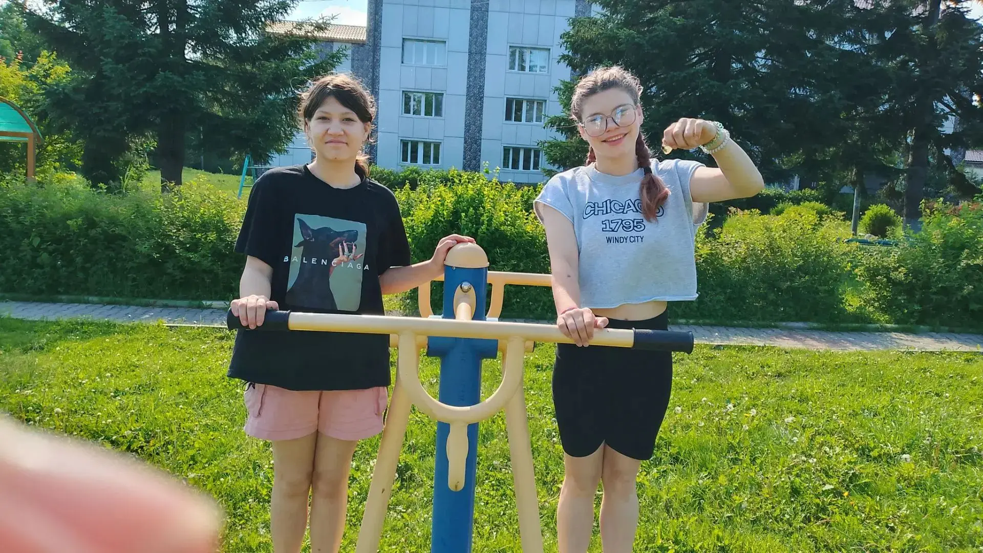 ☀️ Лето в разгаре: 1 отряд проводит выходные с пользой и весельем! 🤸‍♀️

Как же приятно, когда летн