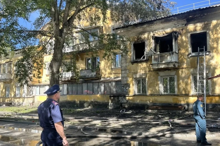В пожаре на Народной пострадало 27 семей в Новосибирске

Режим повышенной готовности введут в доме н