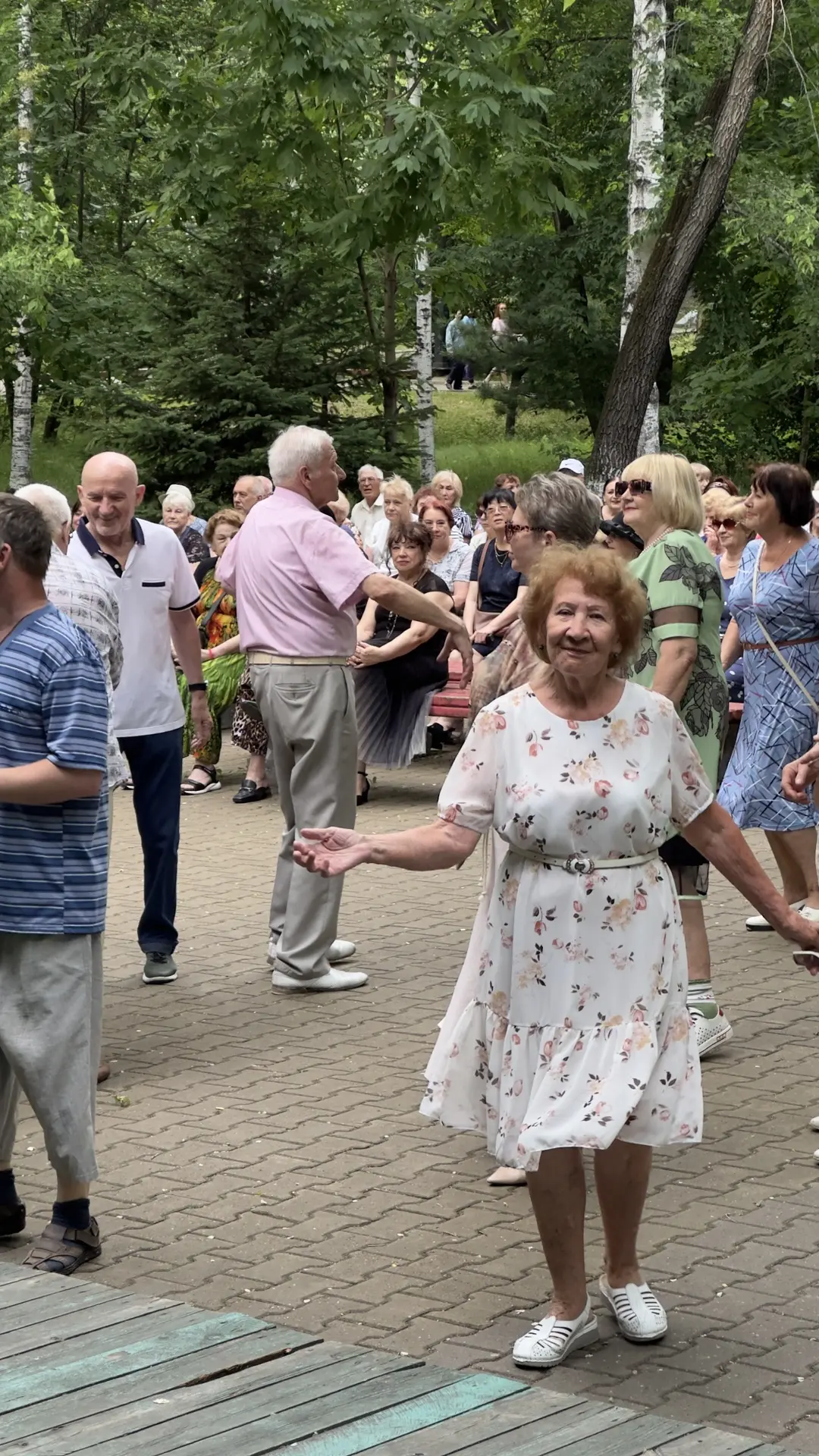 🌺 В минувшие выходные в парке «Динамо» прошли концерты выходного дня «Хабаровские встречи».
Делимся