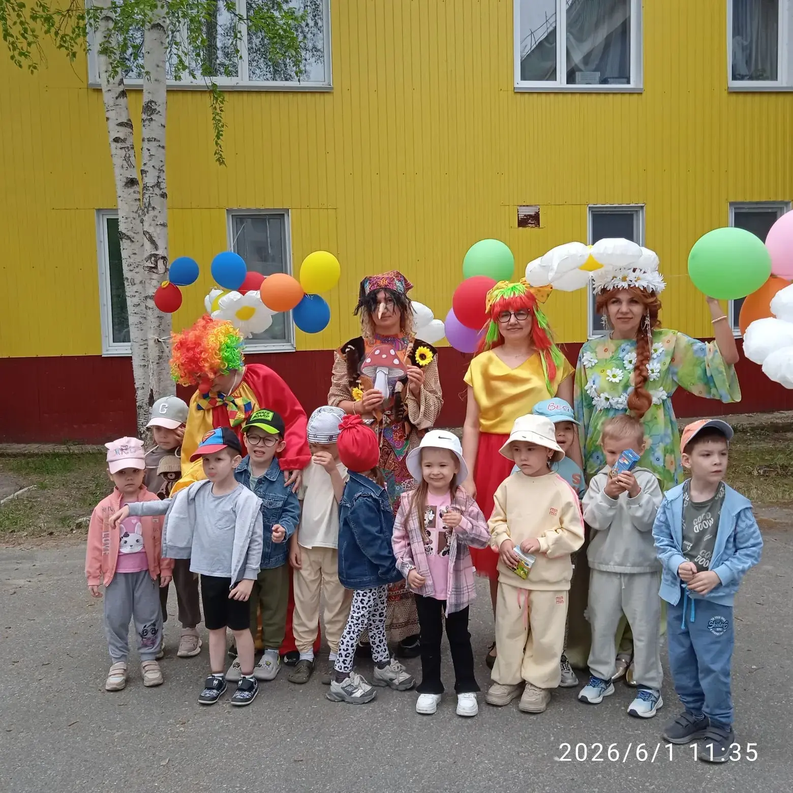 По традиции 1 июня в нашем детском саду был проведён музыкально-спортивный праздник "Пу...