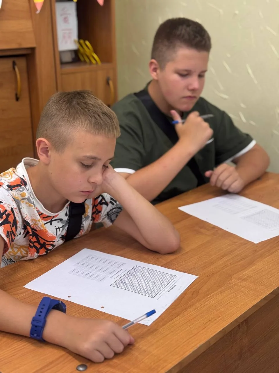 На уроке математики решали примеры, а также математический филворд на развитие внимания🤓