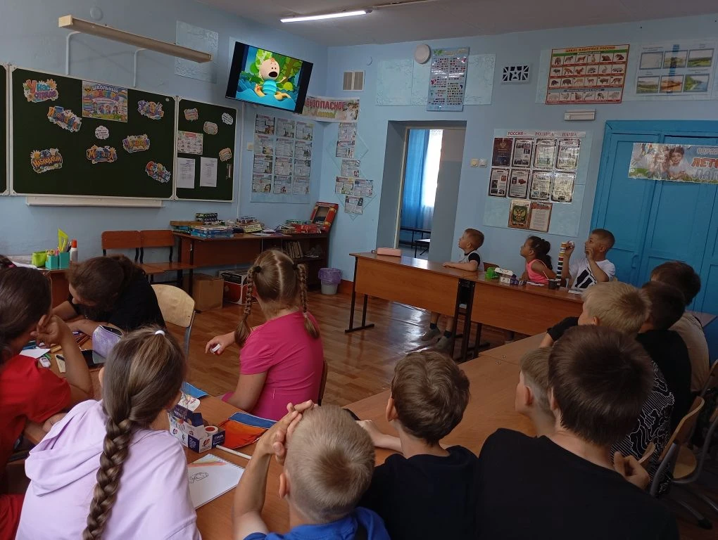 ✨ Вот это день был в лагере «Новое поколение»! ✨

10 июня ребята не скучали ни минуты:

🎥 Сначала п
