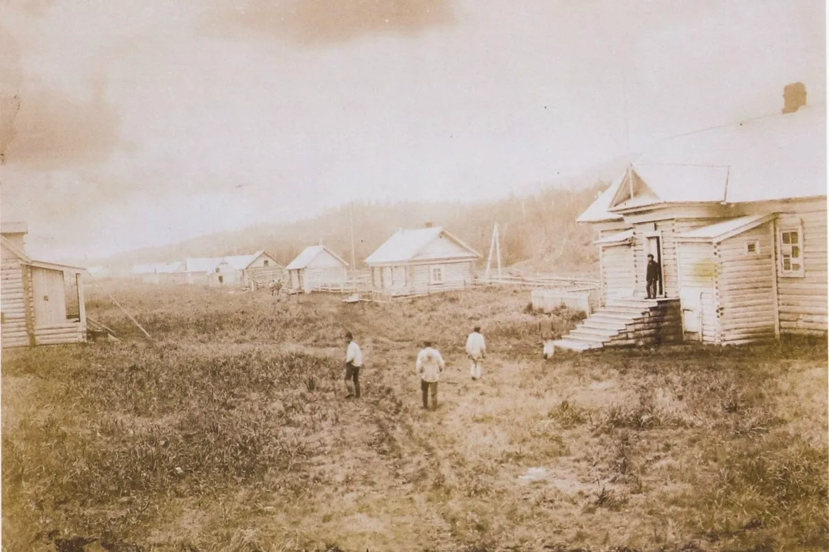 Селение Серароко (ныне Взморье), 1890-е. Фотоальбом "Погода стояла превосходная".
Источник: dolinskh