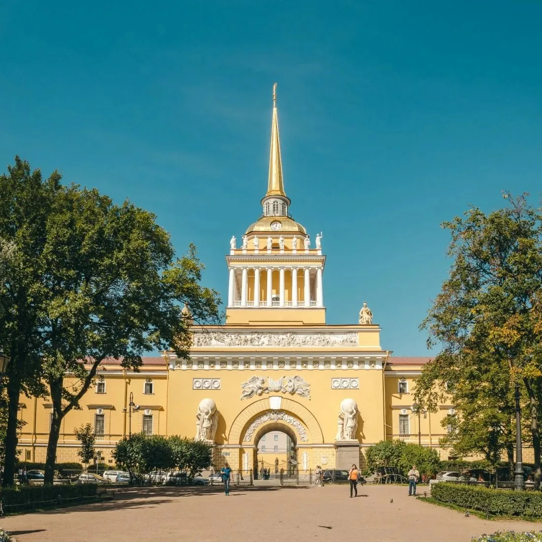 Если вы гуляете по центру Петербурга и вдруг ловите себя на мысли: «А куда ведут все до...