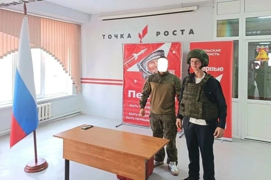 📷 Участник СВО пообщался с нарышкинскими школьниками