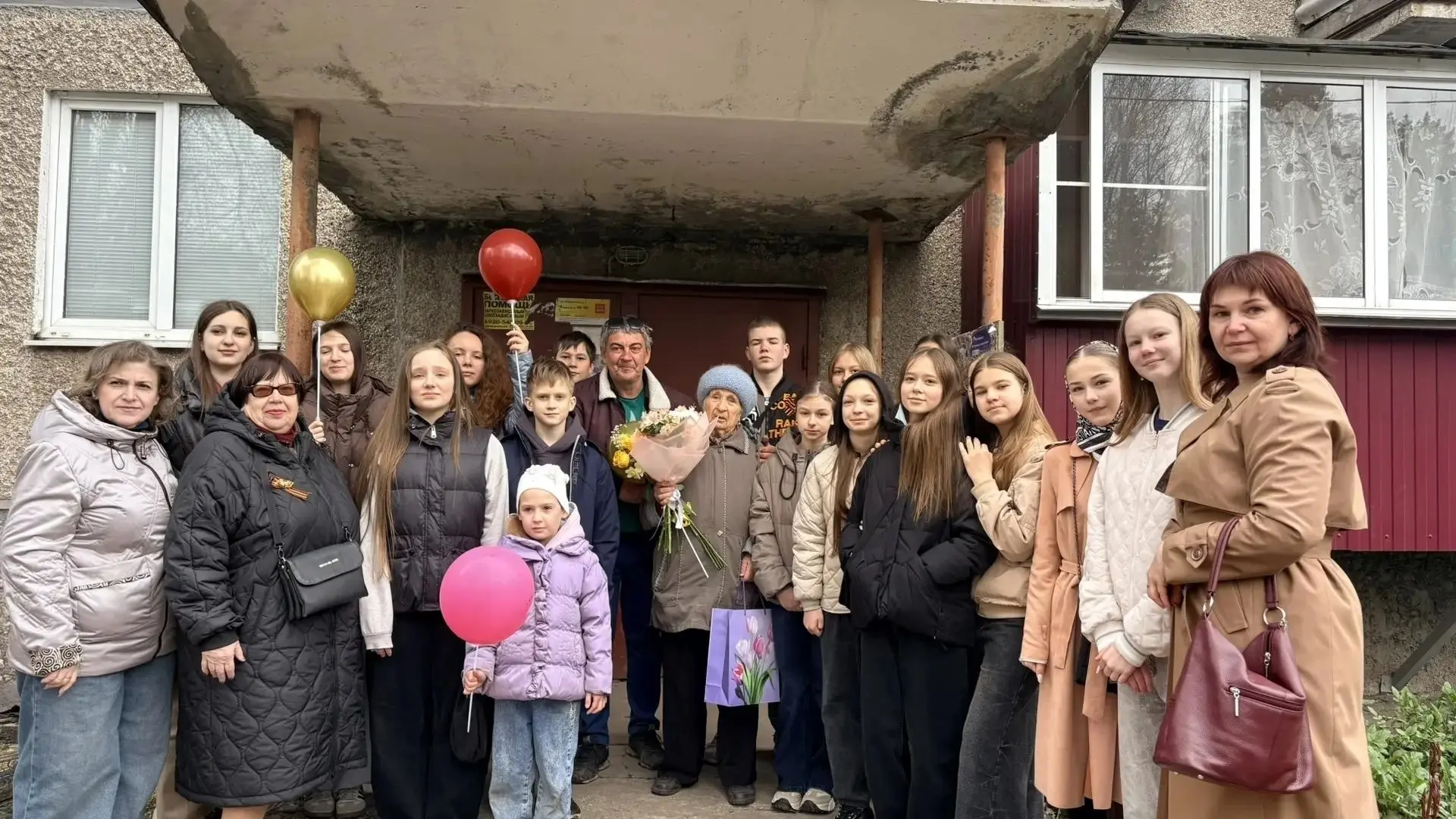 С заботой о наших ветеранах! ❤️  Школьники Липецка присоединились к региональному проекту, который п