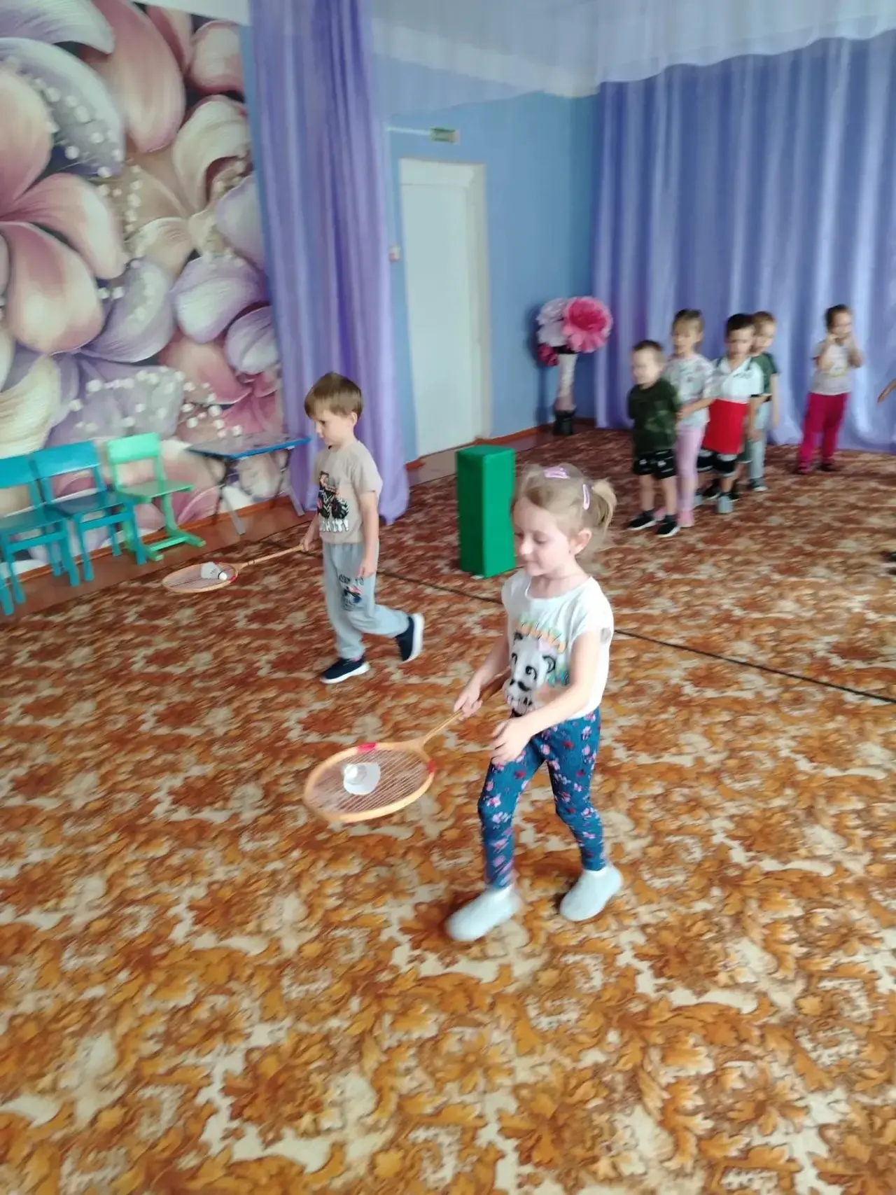 Сегодня в старшей группе прошли весёлые соревнования.