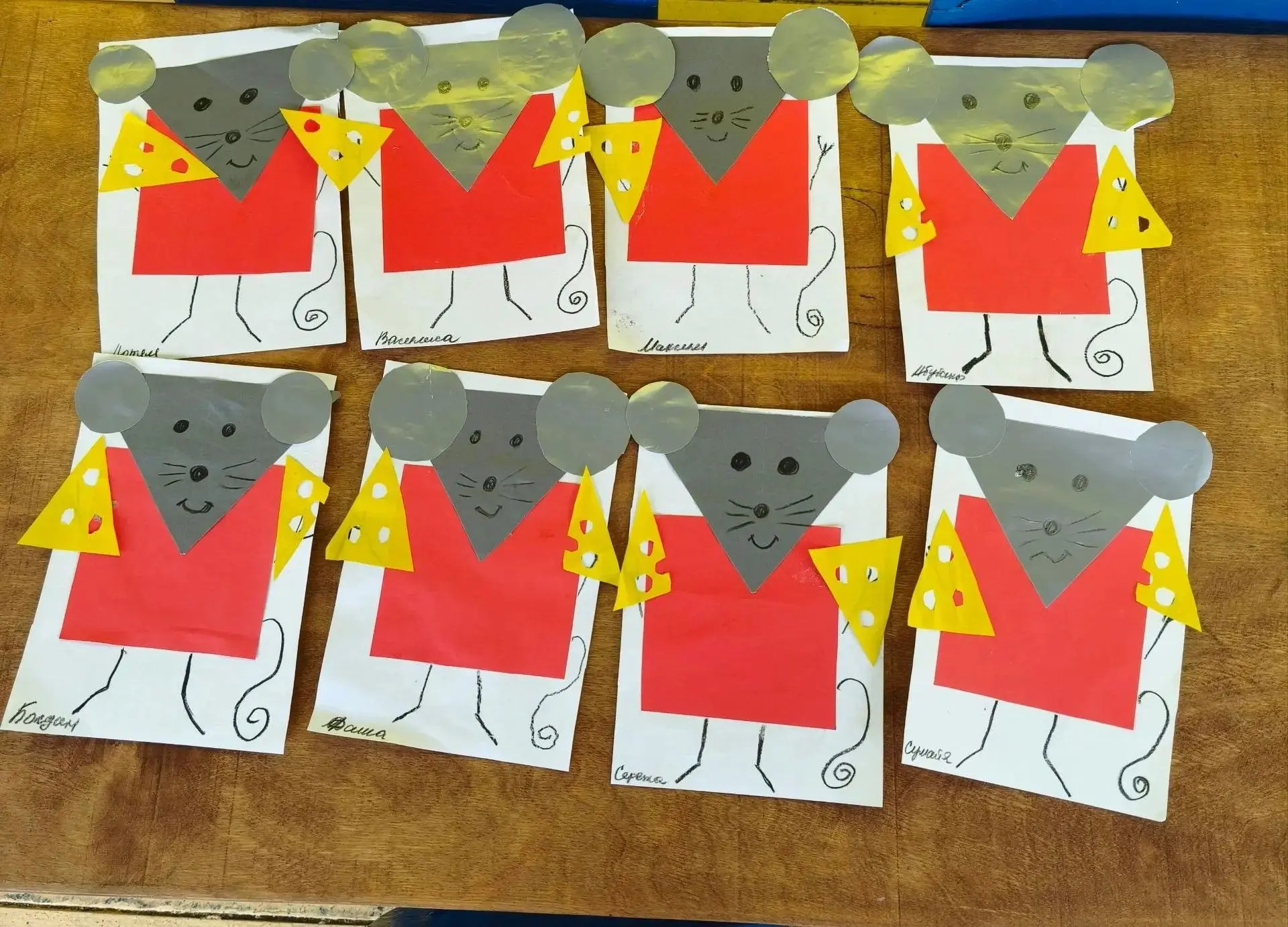 Аппликация "Мышка с сыром" у ребят из группы "Светлячки"🐭🧀