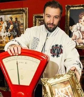 Весь сентябрь по выходным на Сенном рынке будет работать поп‑ап Saint Vandal — ярко‑кра...