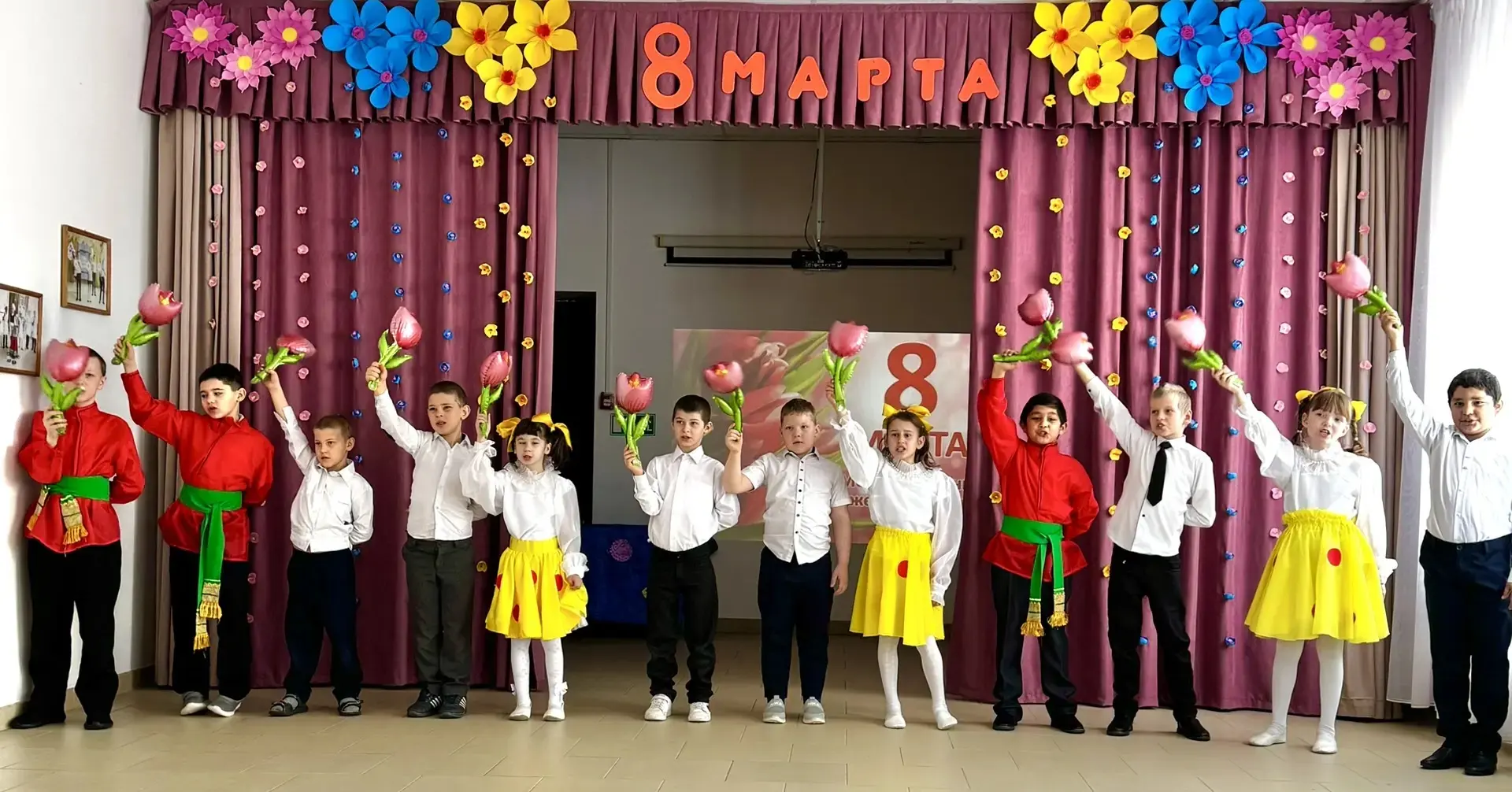 Сегодня в нашей школе состоялся чудесный праздник, посвящённый Международному женскому ...