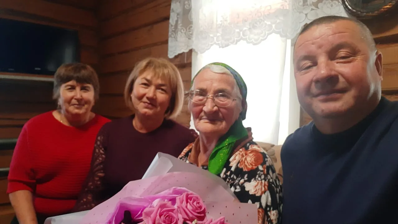 🌺Тормыш иптәшем Марс классташлары белән укытучылары, класс җитәкчеләре Фәймә апа белән...