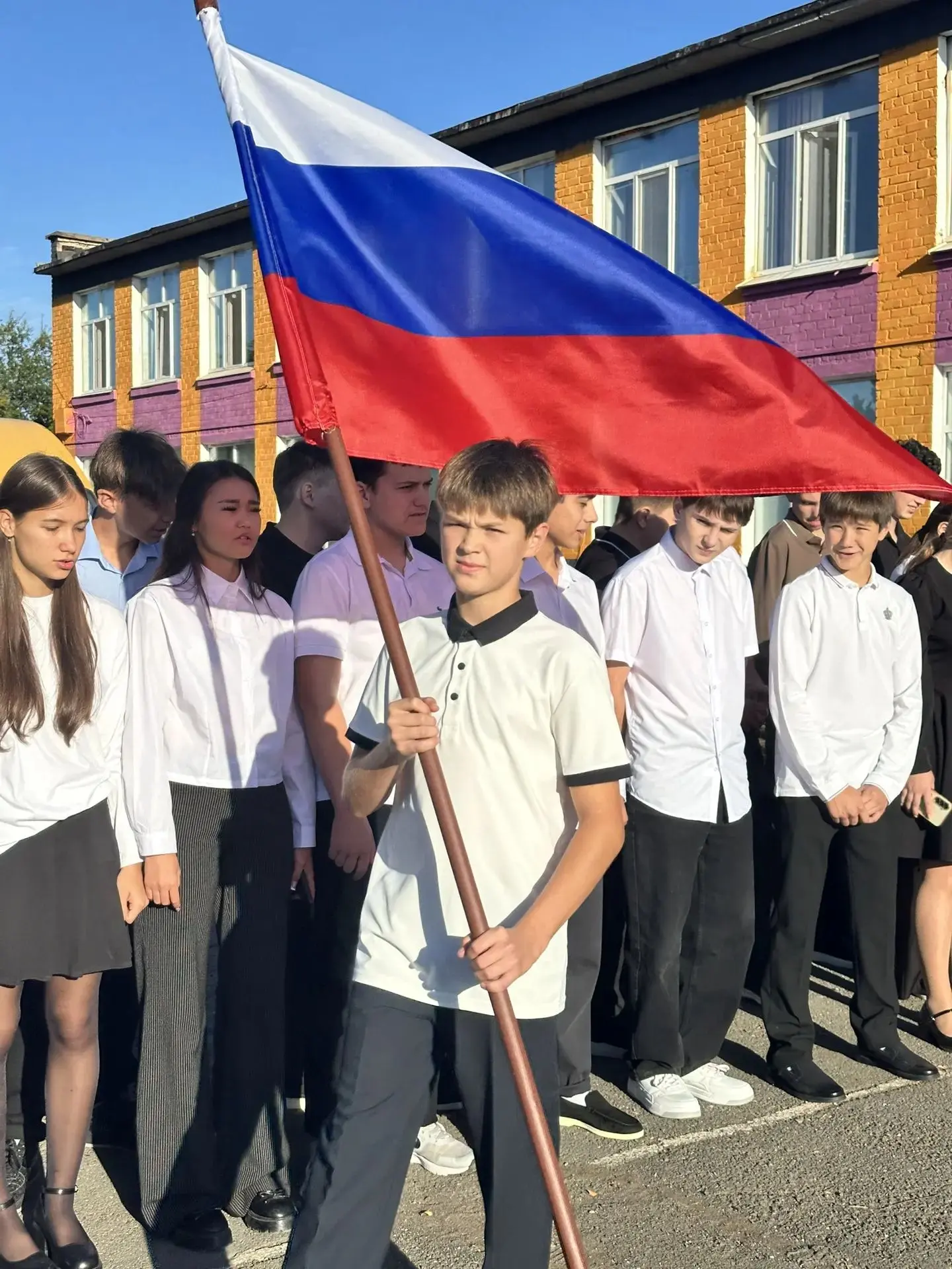 🇷🇺 ПЕРВАЯ ЛИНЕЙКА В НОВОМ УЧЕБНОМ ГОДУ