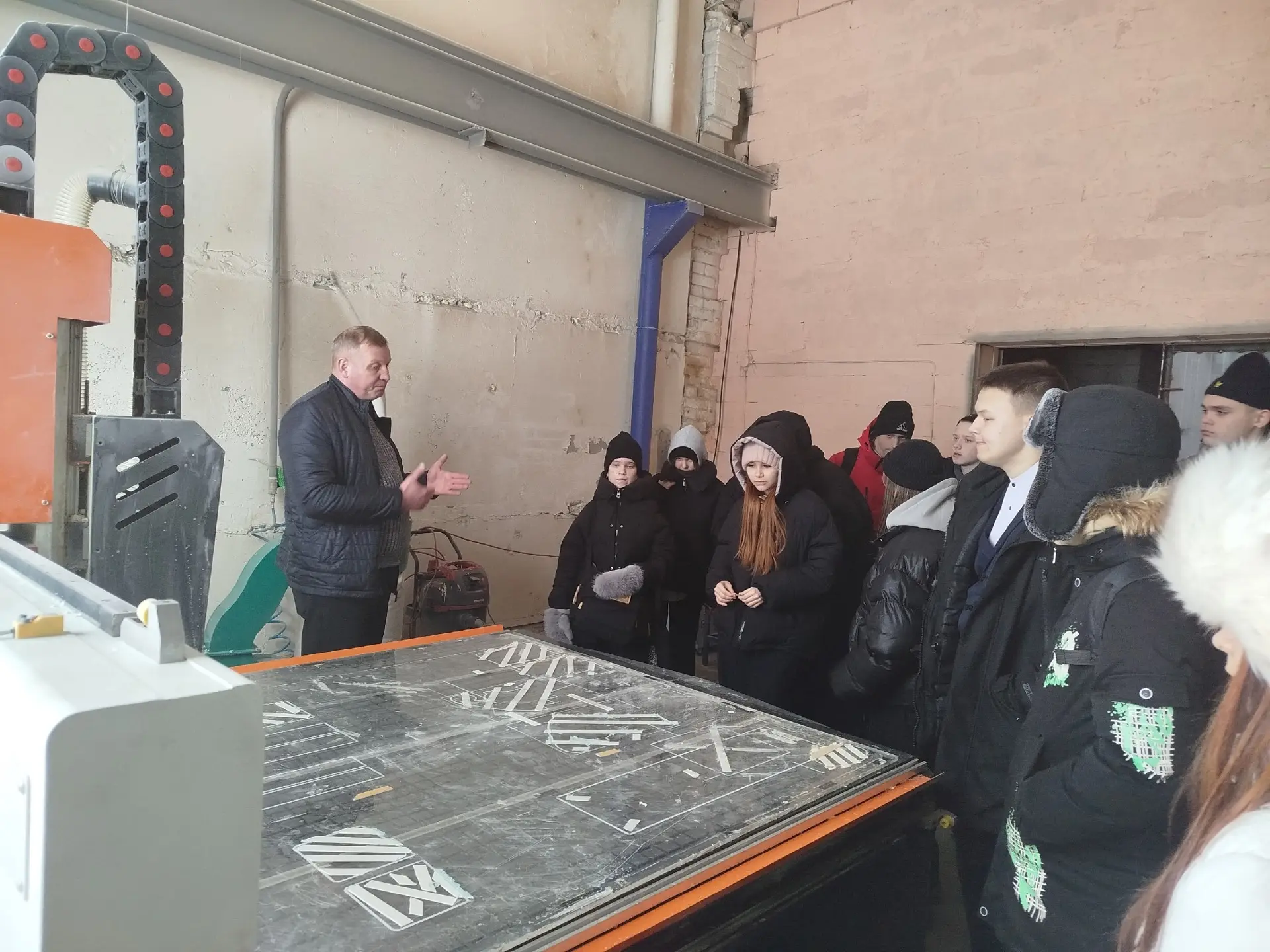 🏭Сегодня восьмиклассники школы в рамках уроков «Мои горизонты» побывали на экскурсии н...