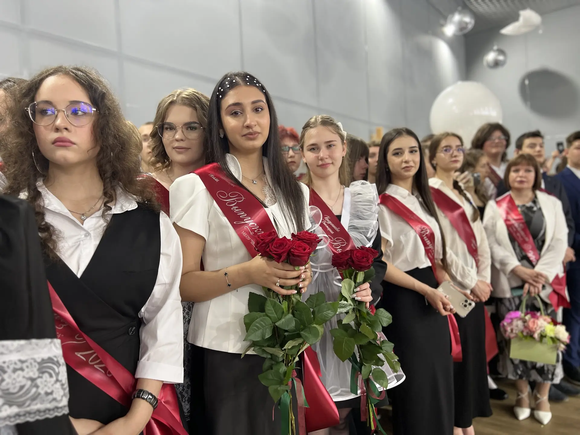 🔔 Последний звонок  😍Сегодня в нашей школе был особенный день — праздник последнего звонка для выпус