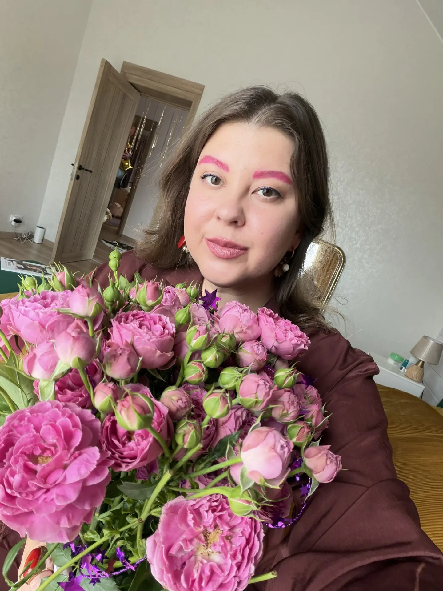 В августе по вечерам уже чувствуется осенний вайб. Ночами холодно, роса оседает на лист...