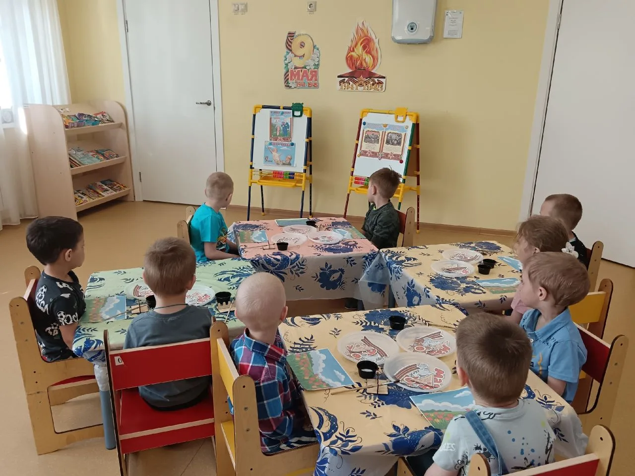 В эти весенние майские дни мы впервые говорили с детьми о Великой Отечественной войне, ...