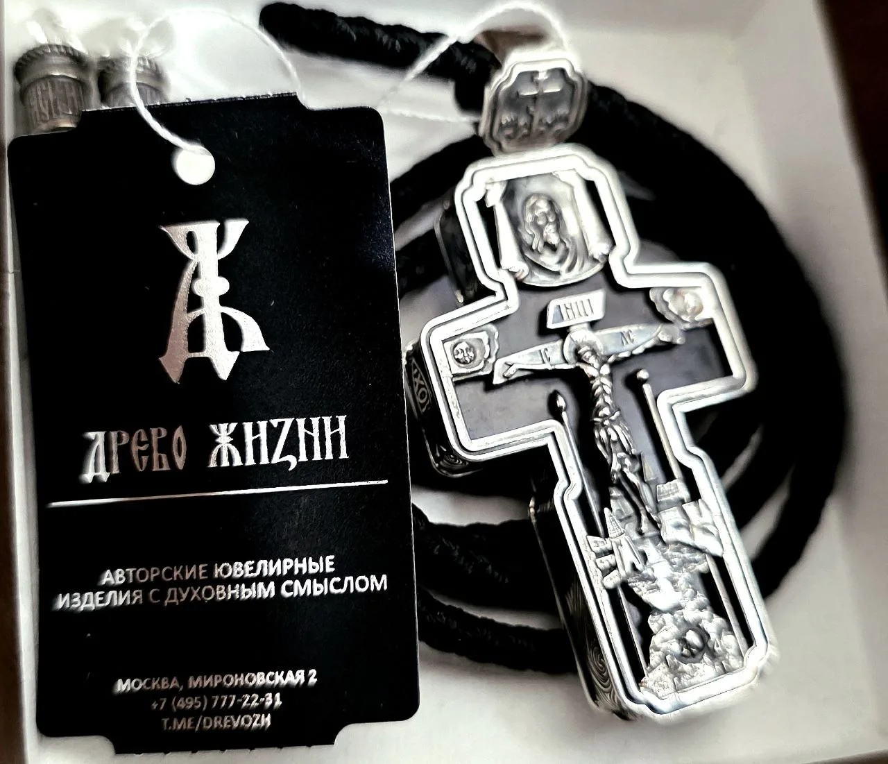 💥 Друзья, представляем новую версию креста "Древний". 

27 грамм серебра 925, вставка из карбона ил