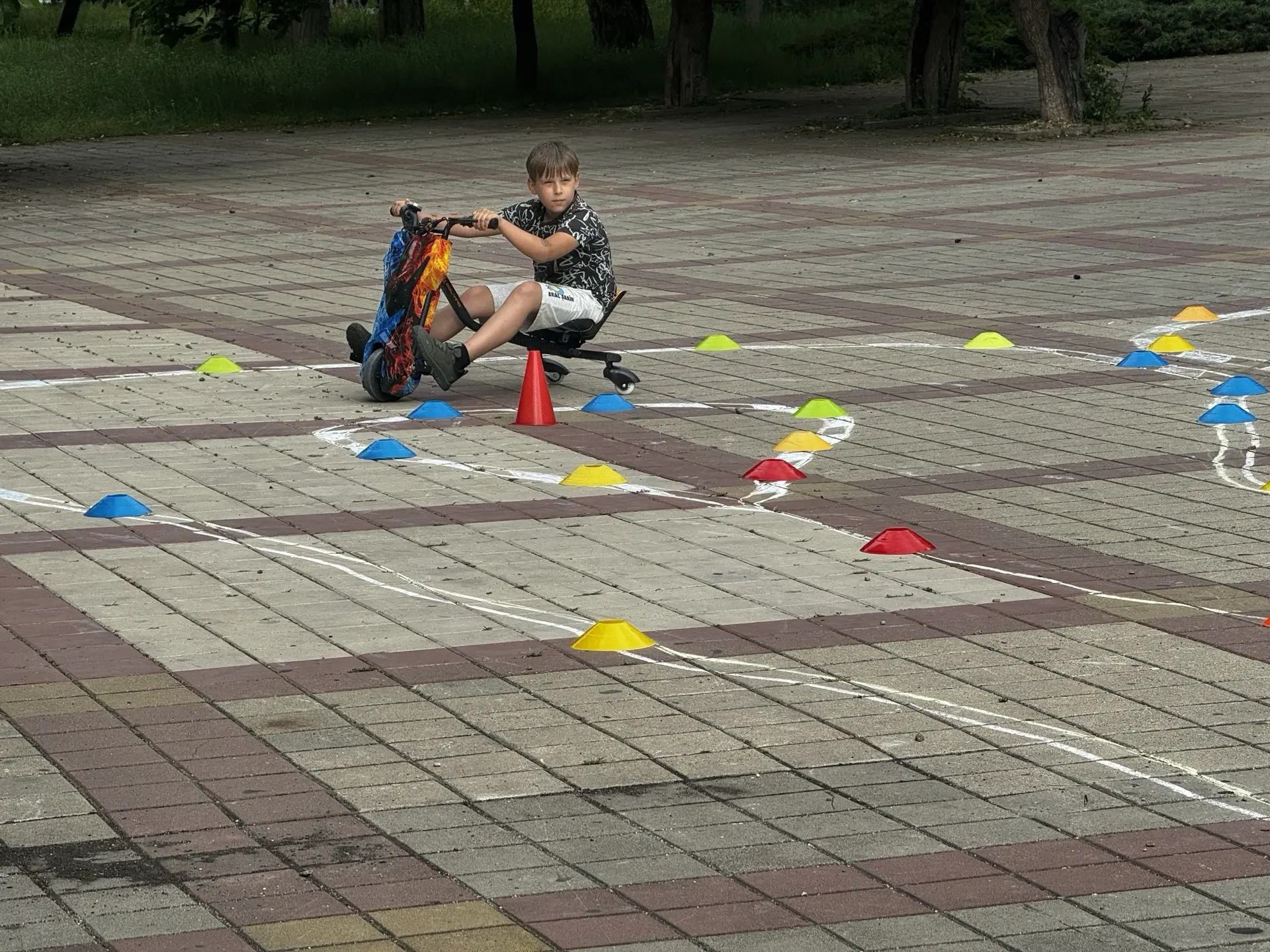 12 июня, в День России, на центральной городской площади для жителей и гостей города была организова