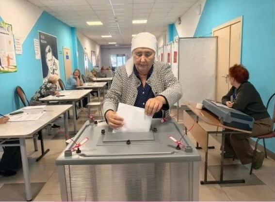 Первый день голосования демонстрирует единство поколений и уважение к традициям