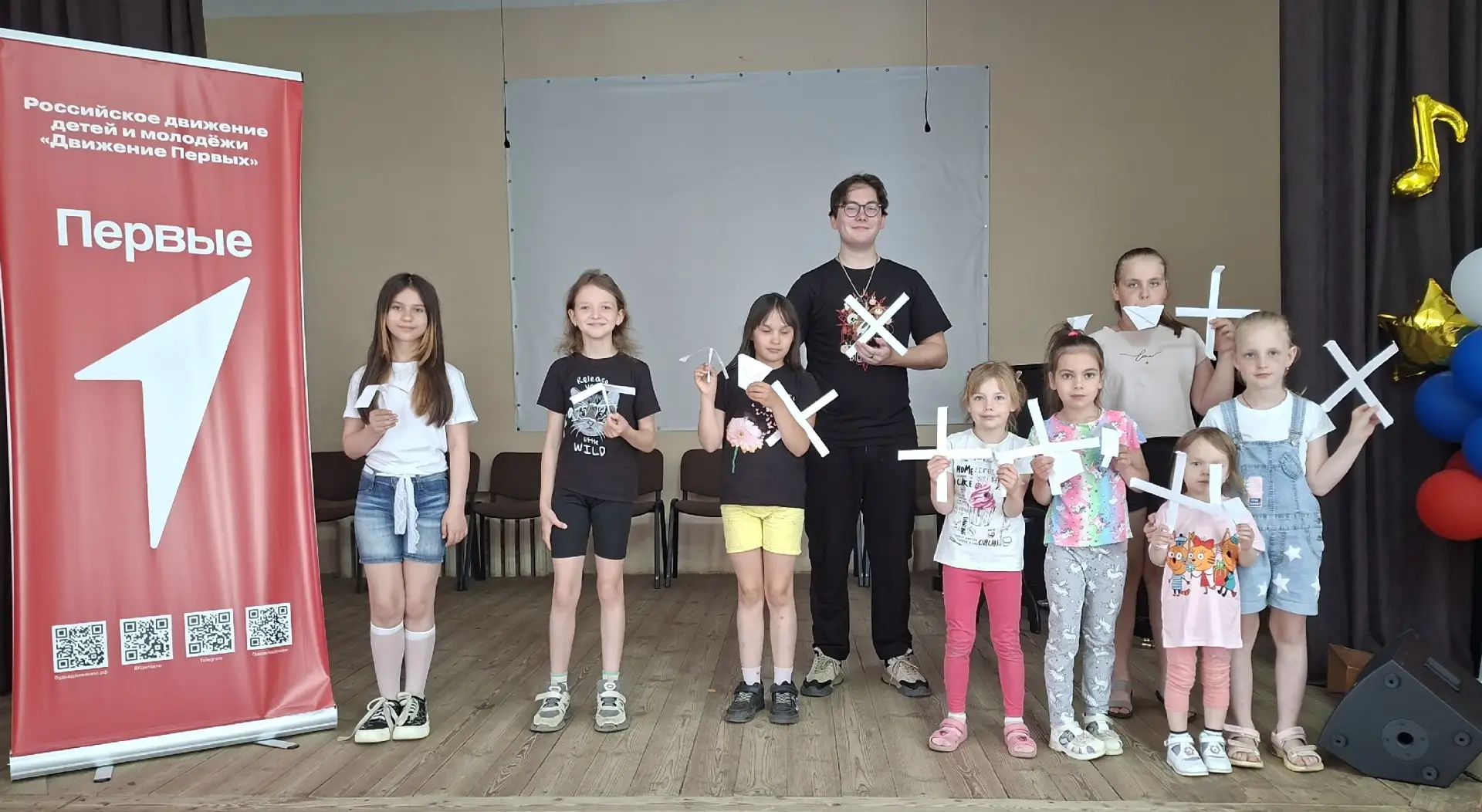 📣7 июня в Детском Центре прошло занятие семейного клуба «Творческий город». Под руково...