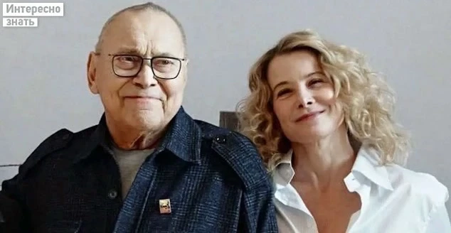 «Грустно смотреть на стареющую женщину, которая всю жизнь прожила со стариком», — в Сети обсудили но