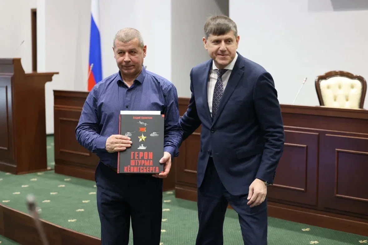 В преддверии Дня защитника Отечества поздравления принимают мужчины нашей школы. На торжественном пр