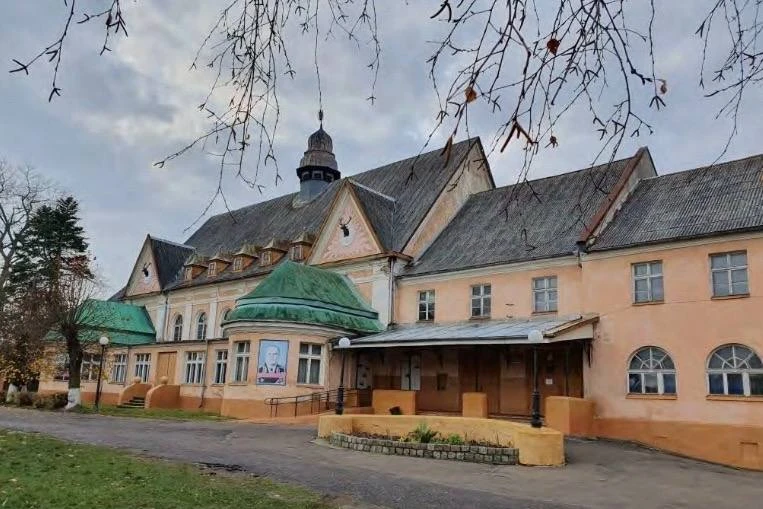 В Гусеве ищут подрядчика для ремонта исторического Дома стрелка. 

На работы выделили 90,7 миллионов