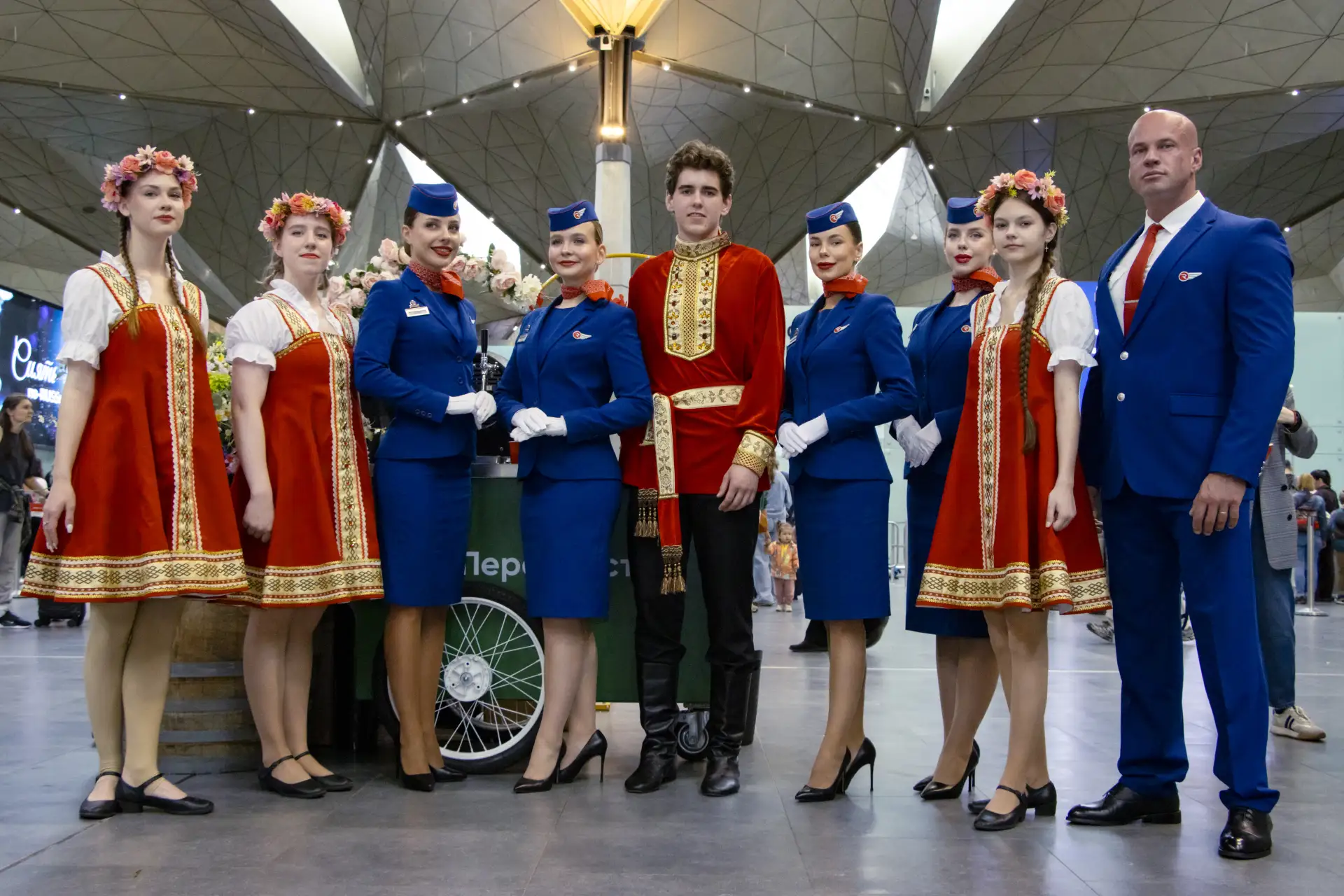 Творческие коллективы СПбГУ ГА выступили в аэропорту Пулково✈

Сегодня, 17 июня, в авиагавани Северн