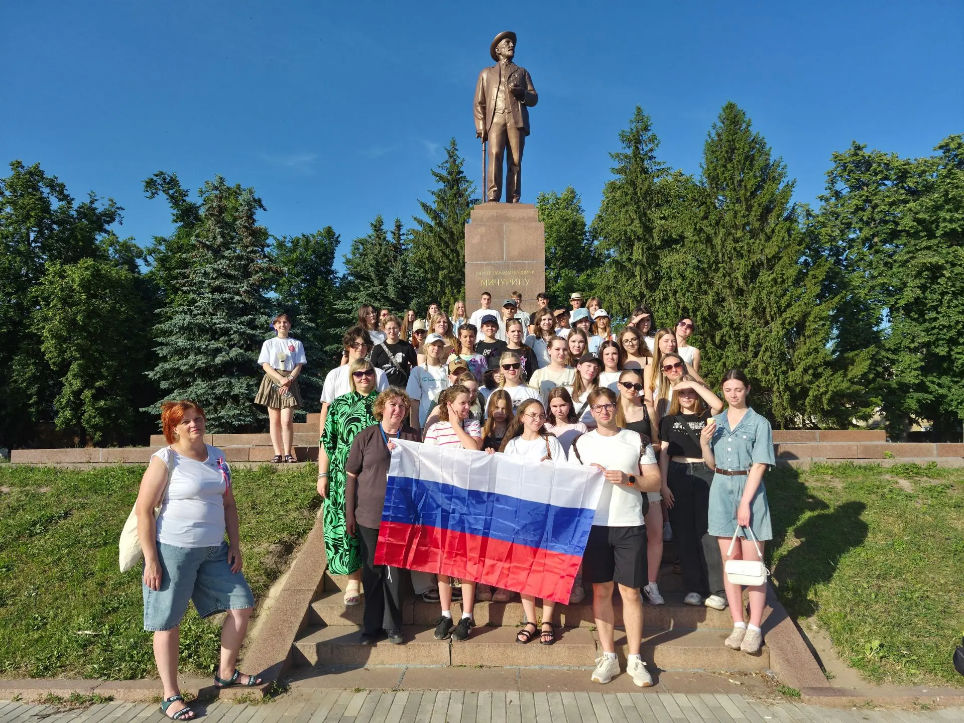 12 июня в День Россиикоманды-победители проекта «Единство народов России», ребята из Никифоровской ш