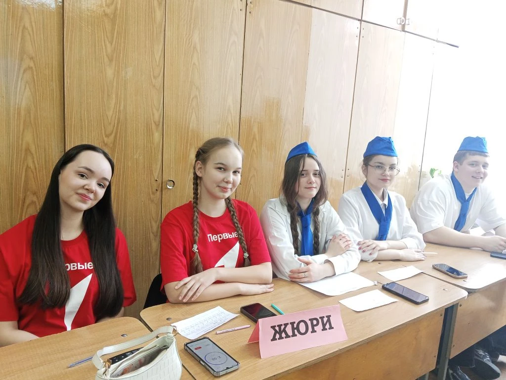 Сегодня отряд Юных Инспекторов Движения с активистами Первичного отделения Движения Первых провели ш