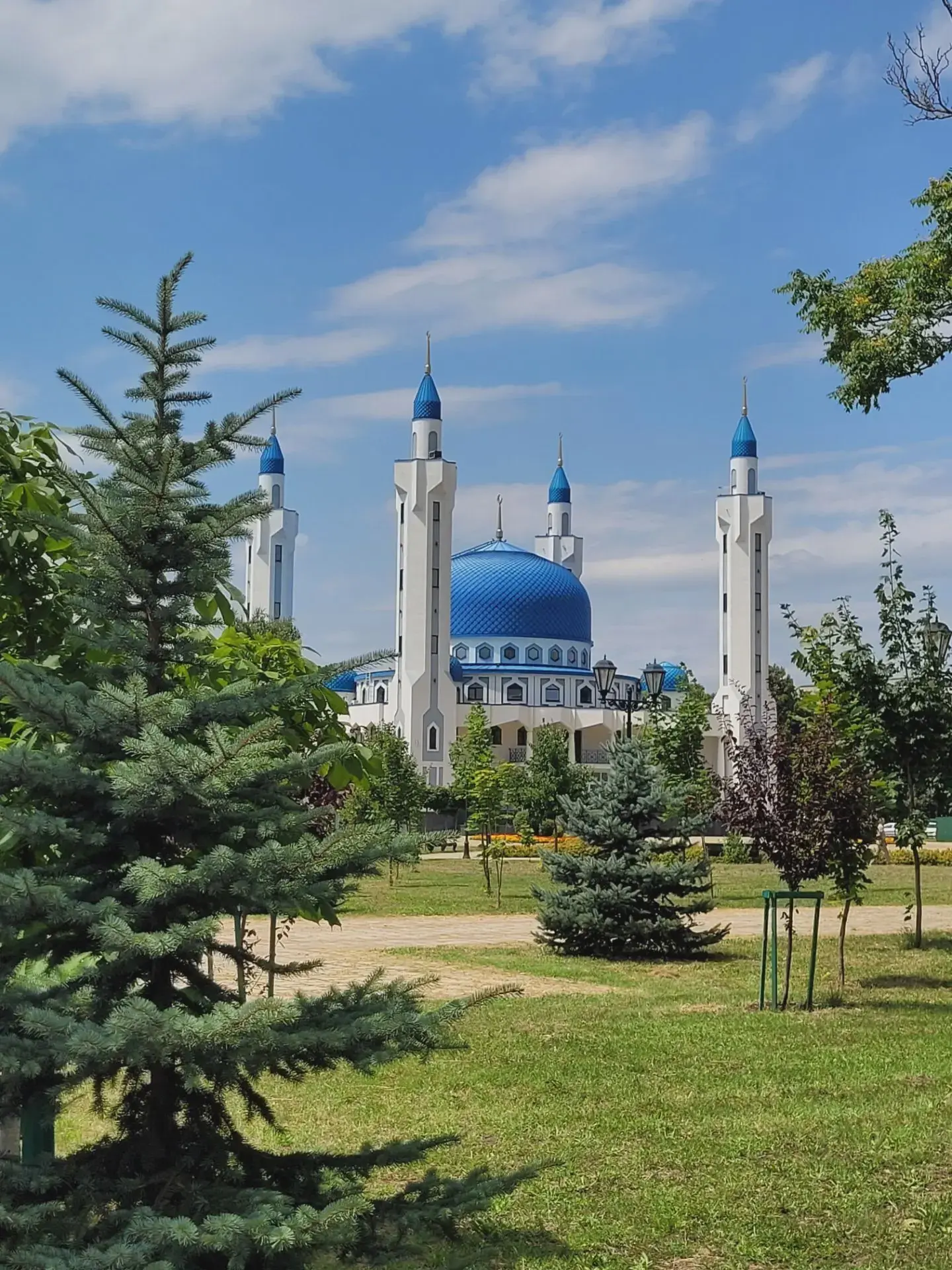 🌥 Завершение выходных: облачно, шанс осадков невелик
