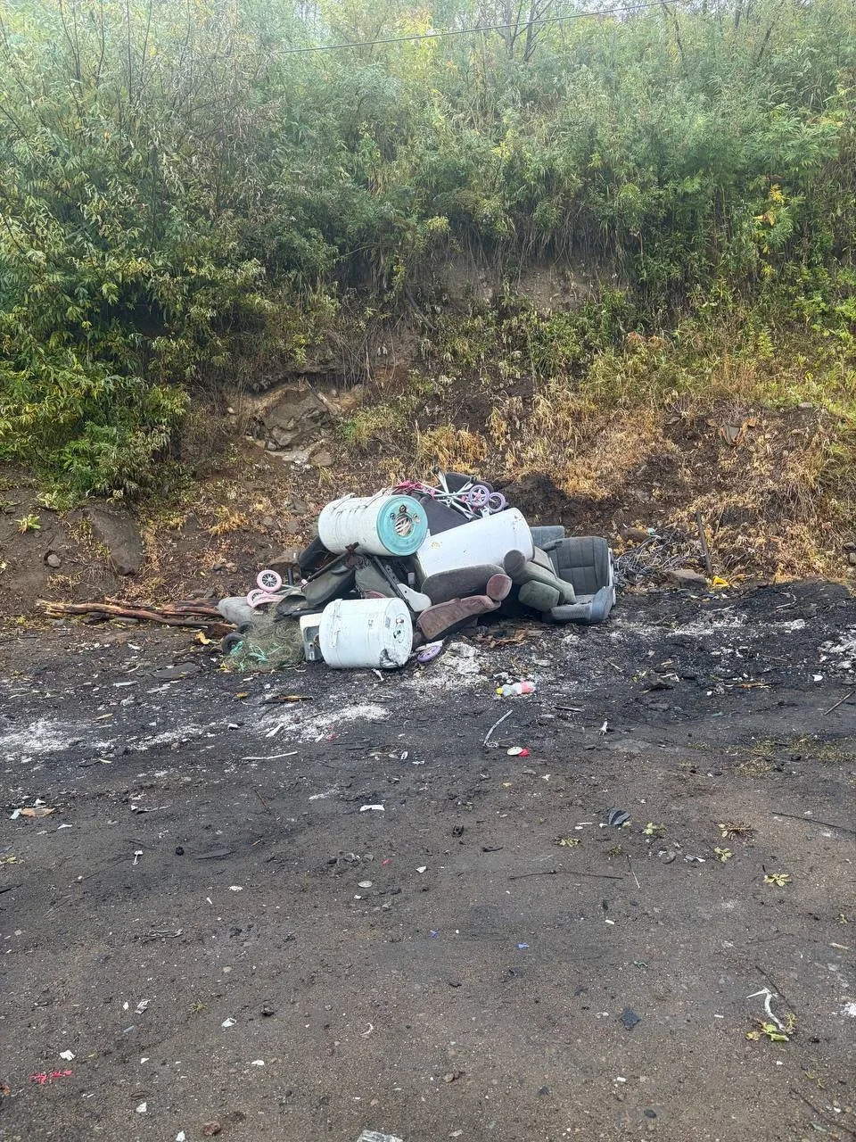 На Мишенной сопке свалка выросла снова через неделю после уборки