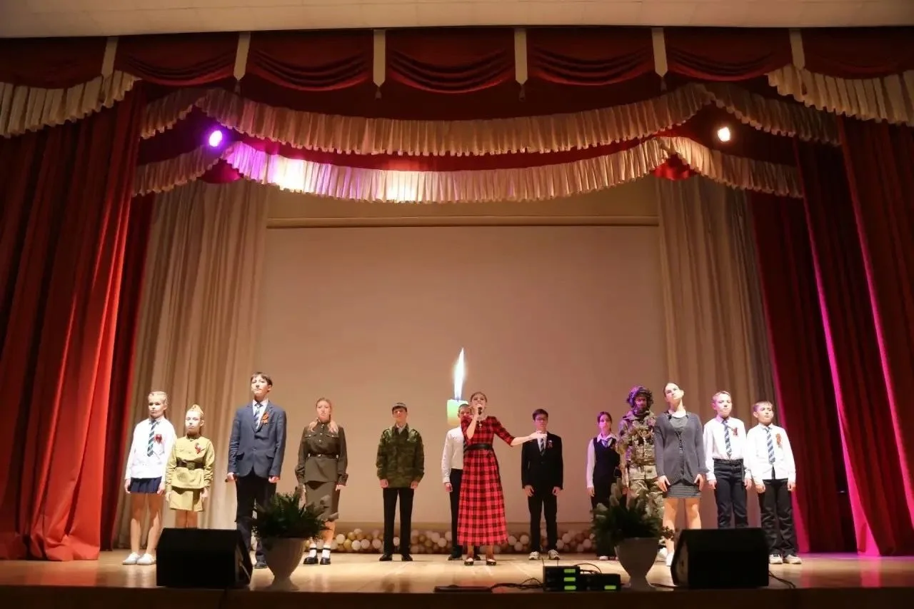 🎭С Днём Победы! 🌷 В этот особенный день, участники школьного театра «Модерн» под руководством педаго