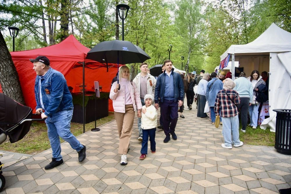 9 мая Парк Победы в Орле стал главной площадкой традиционного Фестиваля солдатской кухни «Пятый год 
